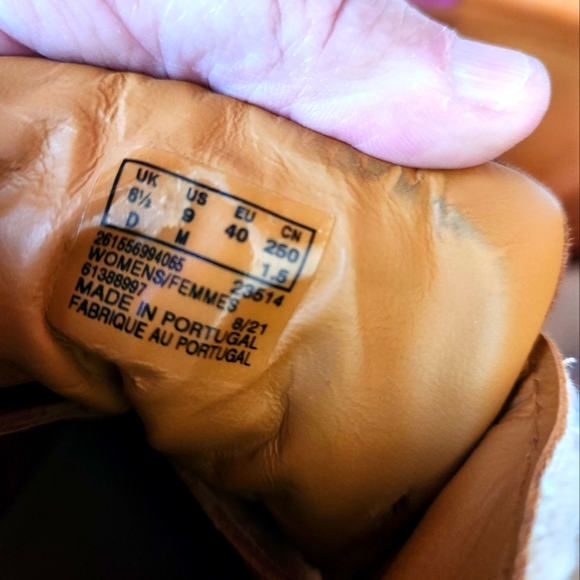 CLARKS ROSELEIGH SKY SUEDE WOMENS ANKLE BOOTS- WOMENS SIZE 9 - Picture 12 of 12